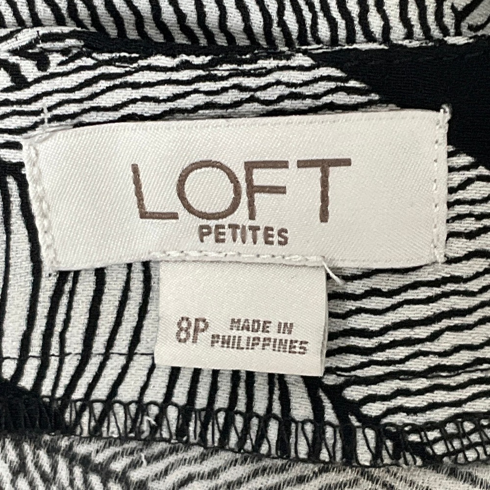 LOFT Romper Womens 8P Black Leaf Print V-Neck Pocket Botanical‎ Resort Travel - Picture 3 of 16